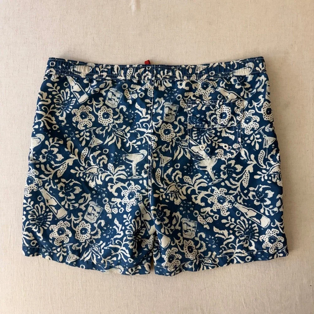 Tommy Bahama Swim Trunks Large Blue White Floral Cocktail Print Board Shorts